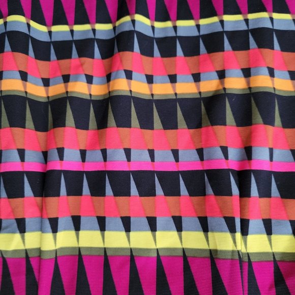 Women's Signature London Style Geometric Sheath Dress Size 6 Stretchy Material - Picture 3 of 12